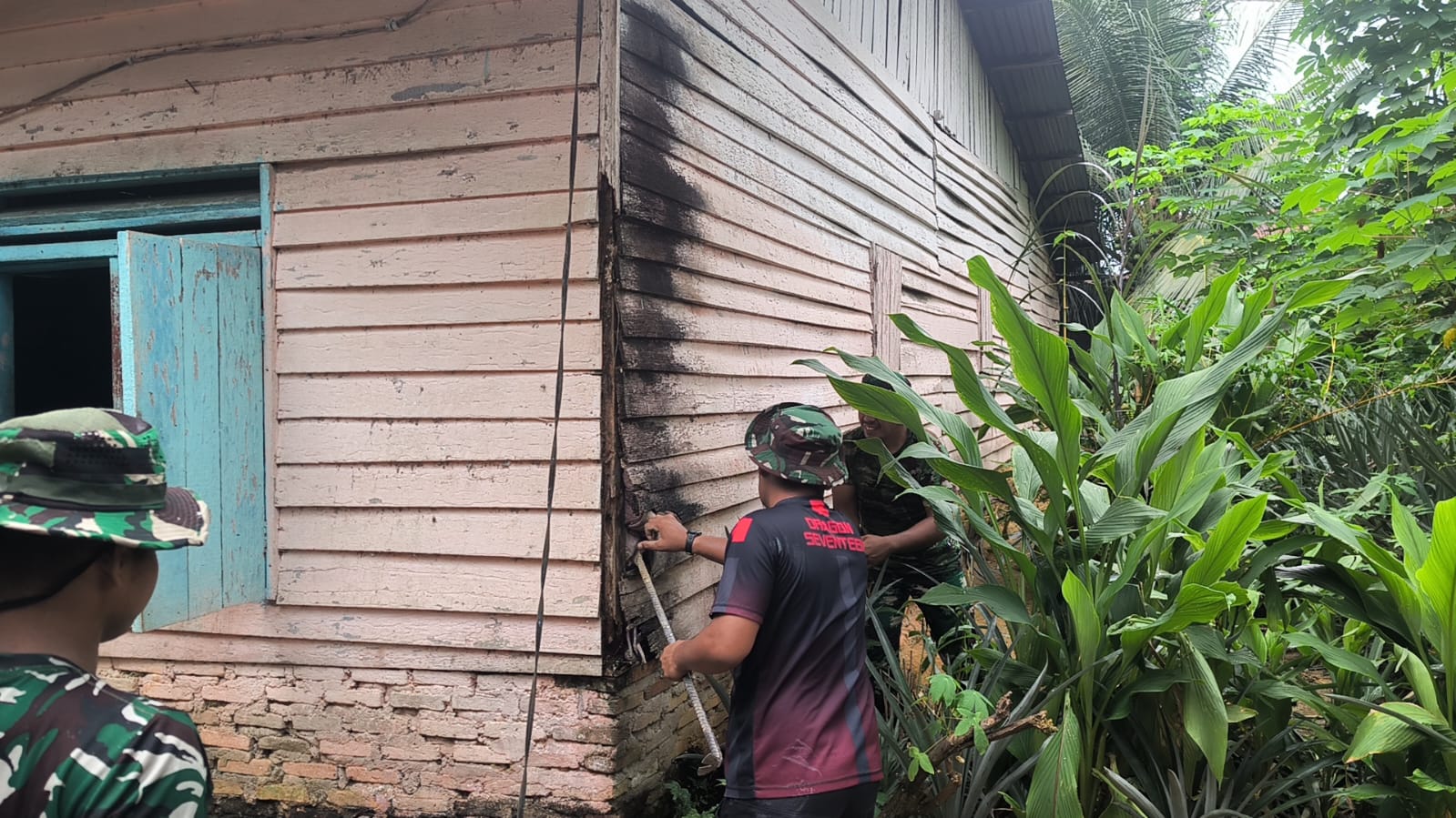 Transformasi Hunian Ibu Heni Dimulai Berkat Program TMMD ke-130 di Aek Batu