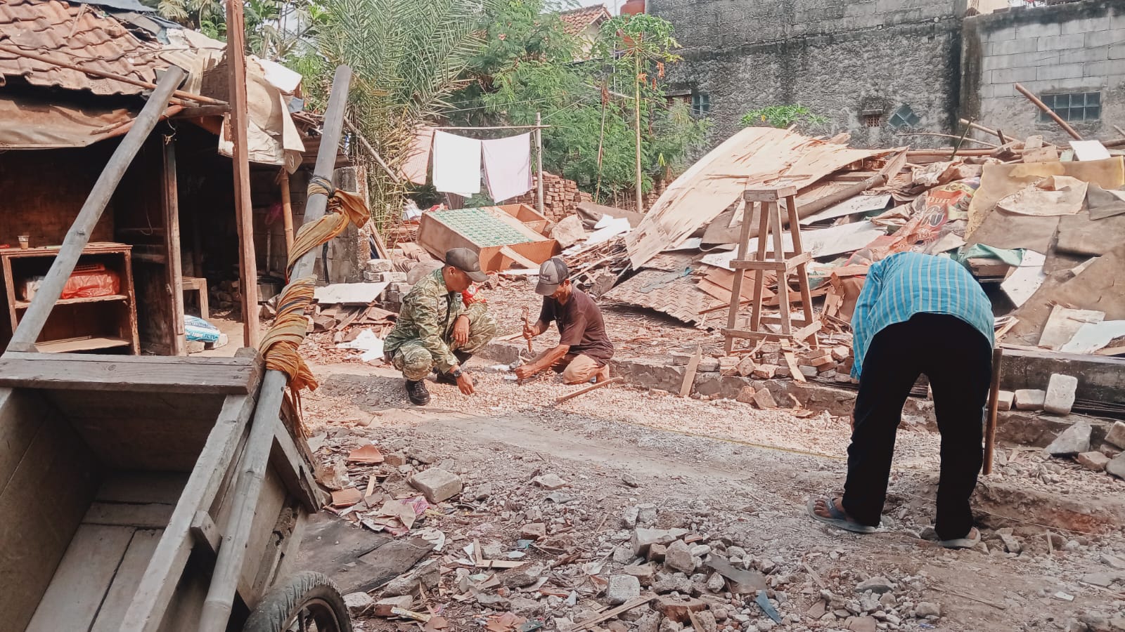 Renovasi Rumah Ibu Misti, TNI Manunggal Berikan Harapan Baru di Tigaraksa