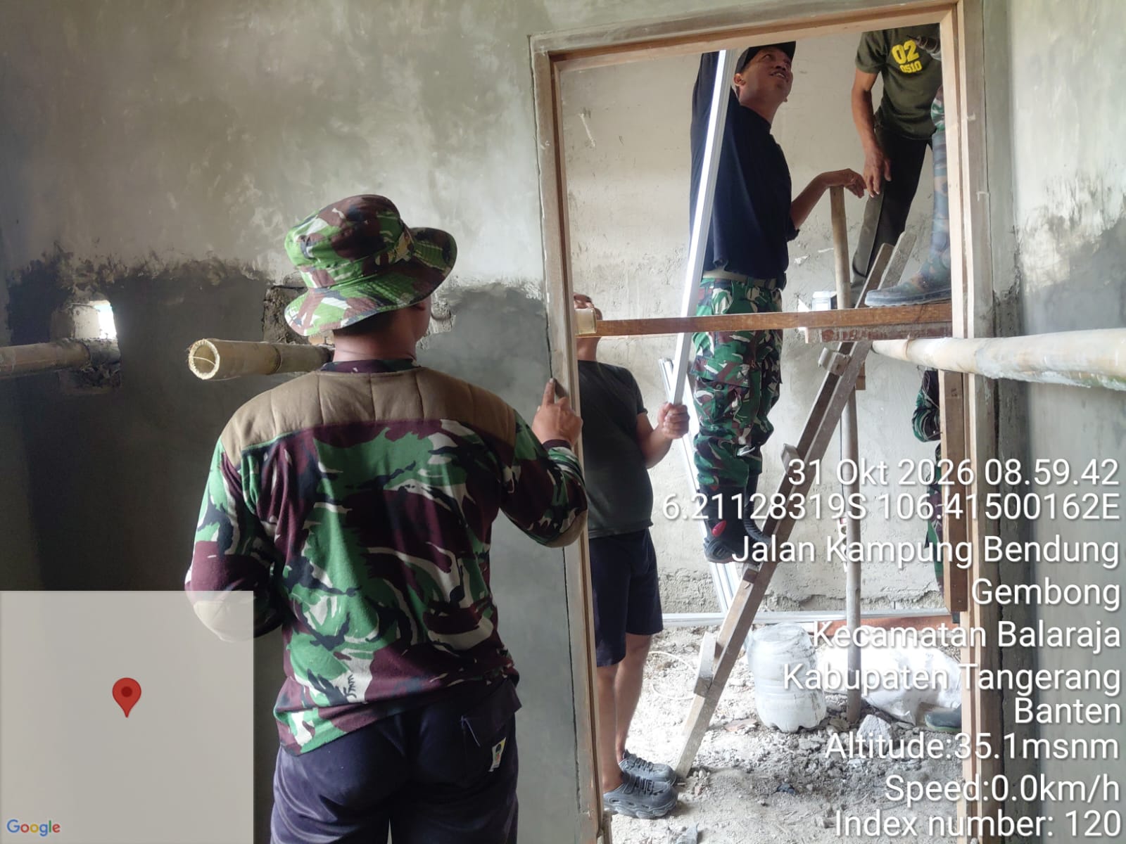 Sinergi TNI dan Warga dalam Renovasi Rumah Layak Ibu Sukesti di Tigaraksa