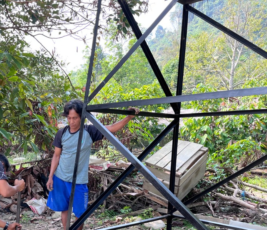 Pembangunan Tower Tandon Air: Langkah Nyata Satgas TNI untuk Keluarga Pak Jumarin