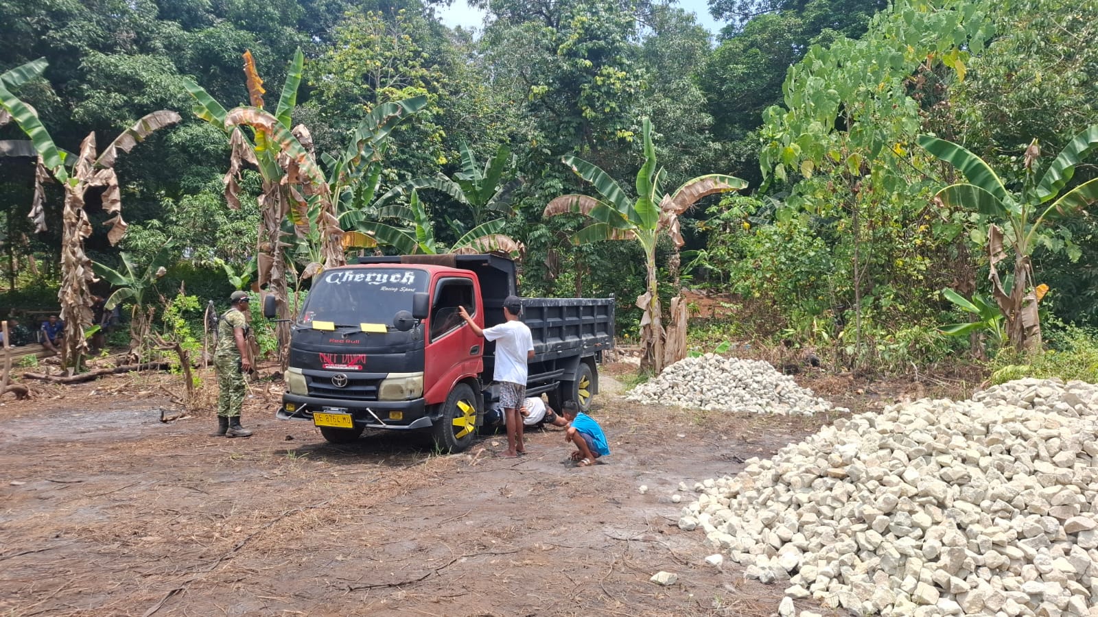 Satgas TMMD Gerakkan Masyarakat Untuk Percepat Pembangunan RTLH di Ambon