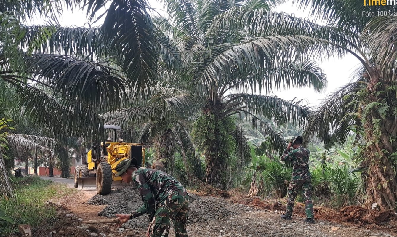 Akses Jalan Baru di Bengkulu Hasil Kolaborasi TNI dan Warga Setempat