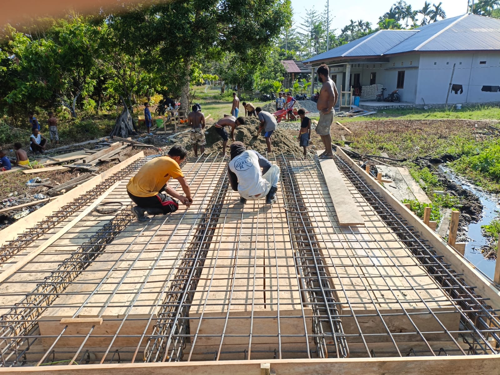 Jembatan TMMD ke-130 Siap Memasuki Pengecoran Berkat Kerjasama Optimal