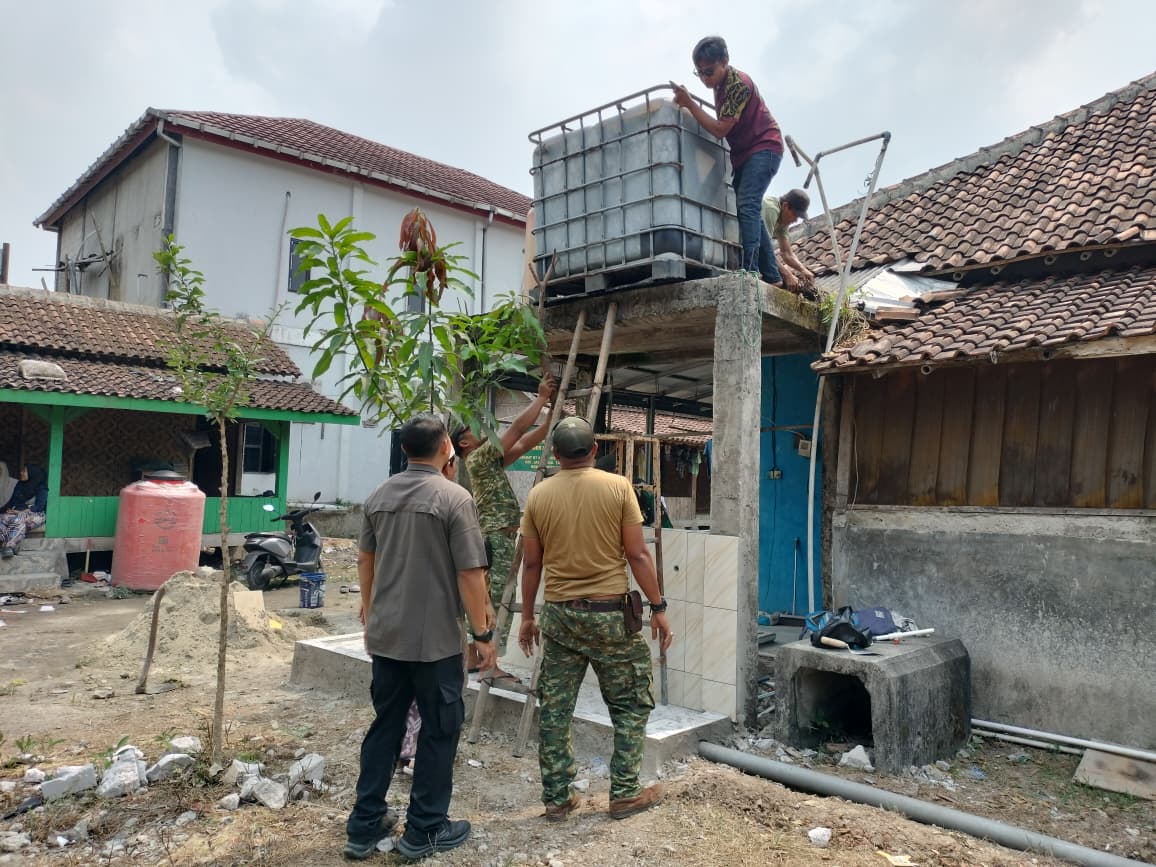 Upaya Peningkatan Kesehatan Lingkungan Pesantren Melalui SAB