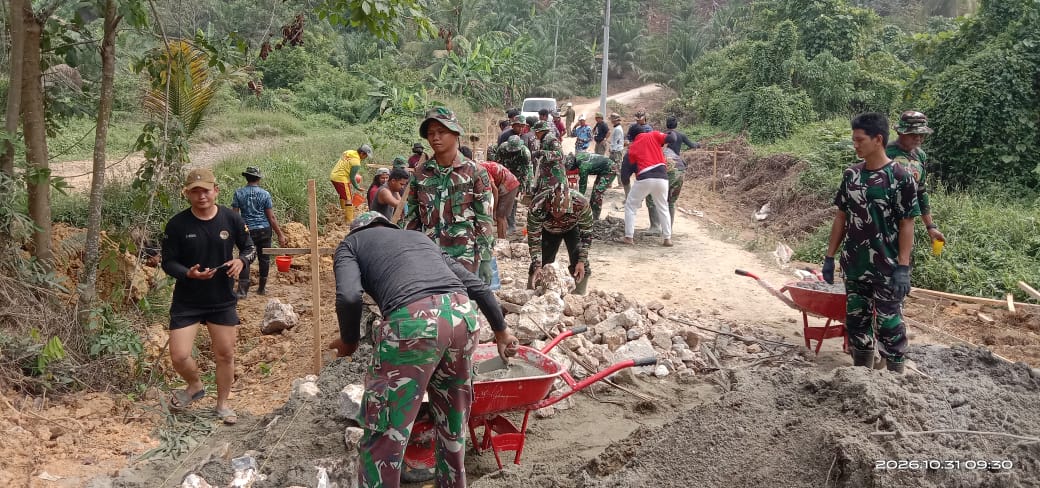 Keterlibatan Aktif Masyarakat Parumpanai Dalam Proyek TMMD Ke-130 Sangat Menggembirakan