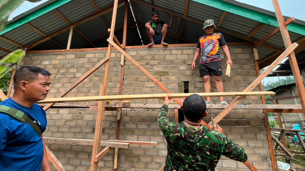 Ucapan Terima Kasih Bu Rifin untuk Satgas TMMD Kodim 1210/Landak