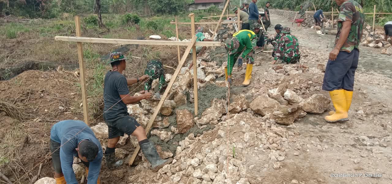 Antusiasme Masyarakat Luwu Timur Didukung Satgas TMMD untuk Pembangunan