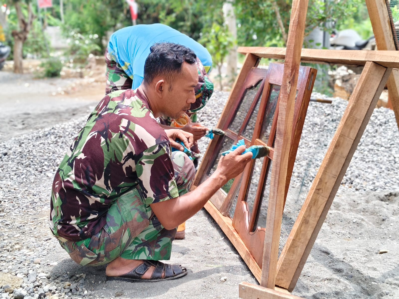 Mushola Darurohman Disulap Jadi Lebih Nyaman oleh Satgas TMMD ke-130