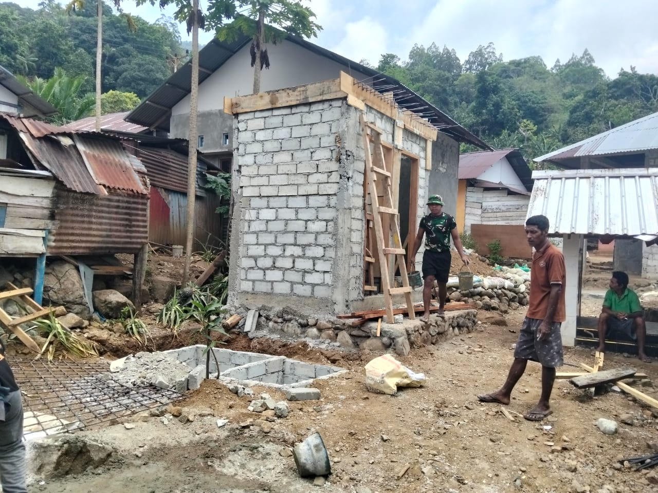 Fasilitas MCK di Ambon Hampir Setengah Rampung, Satgas TMMD Terus Berupaya