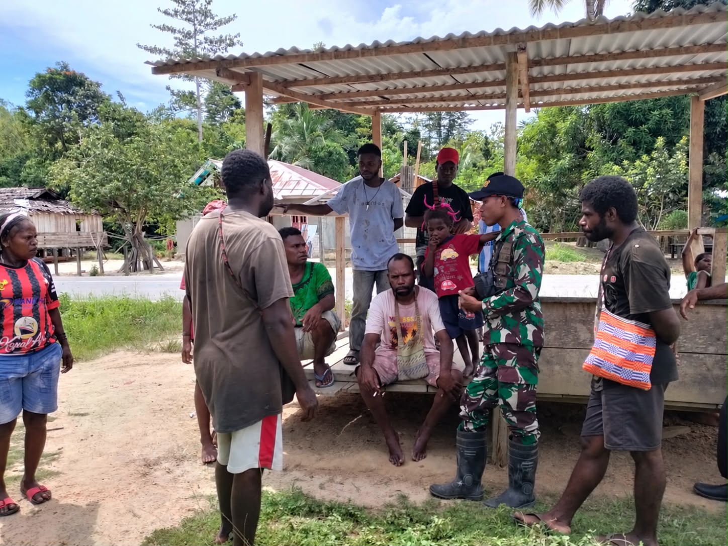 Satgas TMMD Ajak Masyarakat Yamboi Cegah Kebakaran Hutan Secara Bersama