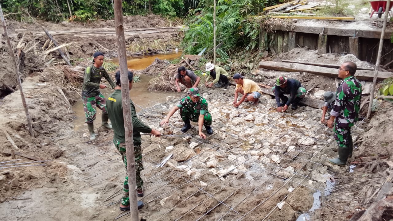 Pembangunan Jembatan Garuda oleh Kodim 1012/Buntok