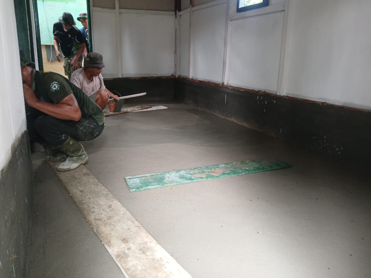 Perbaikan Rumah Suroto Berkat Program TMMD Ke-130