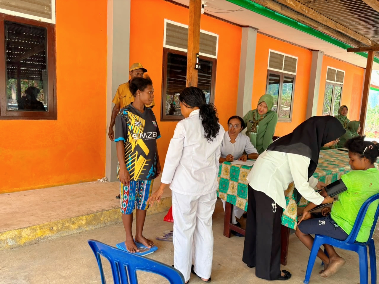 Persit peduli kesehatan, Gandeng puskesmas Nuhuwei berikan pelayanan kesehatan Gratis bagi warga kampung Yamboi