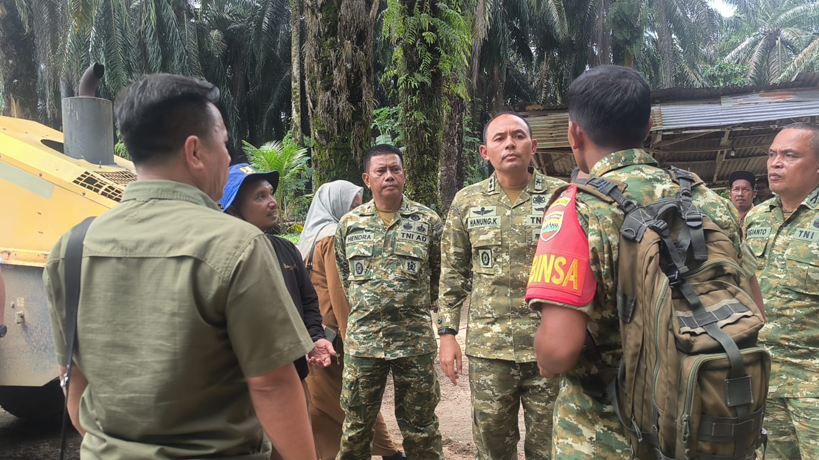 TNI Manunggal Membangun Desa: Dandim Cek Proses Peningkatan Jalan