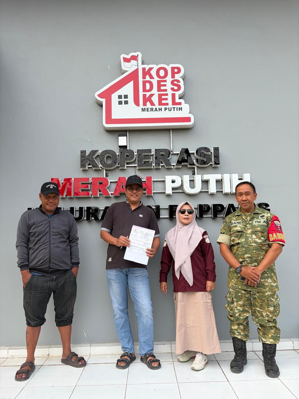 Dukung Operasional Koperasi, KKMP Kelurahan Rappang Terima 1 Unit Truk Enam Roda