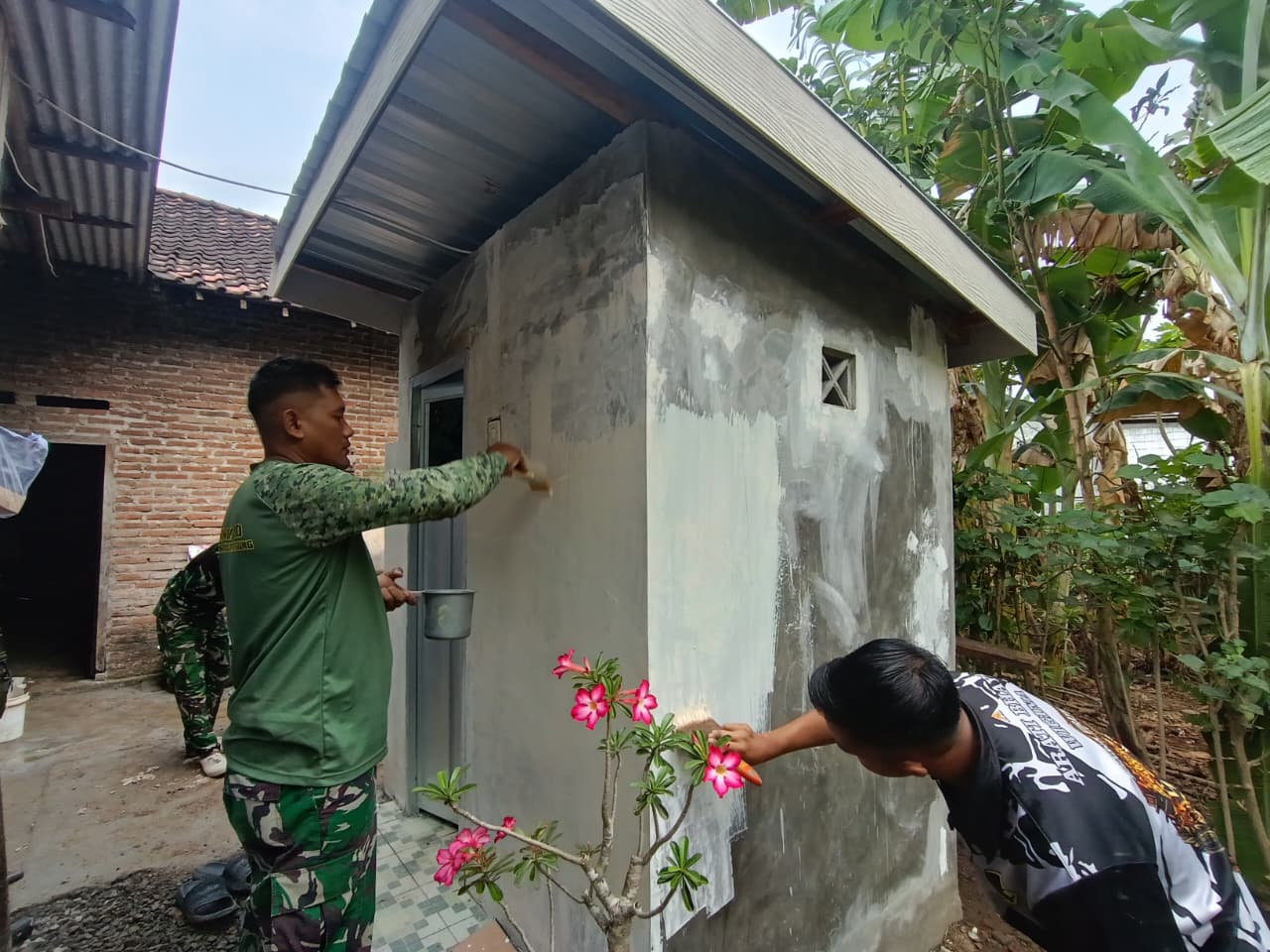 Pemugaran Jamban Pak Suparlan: TNI Hadirkan Fasilitas Lebih Layak di Tulungagung