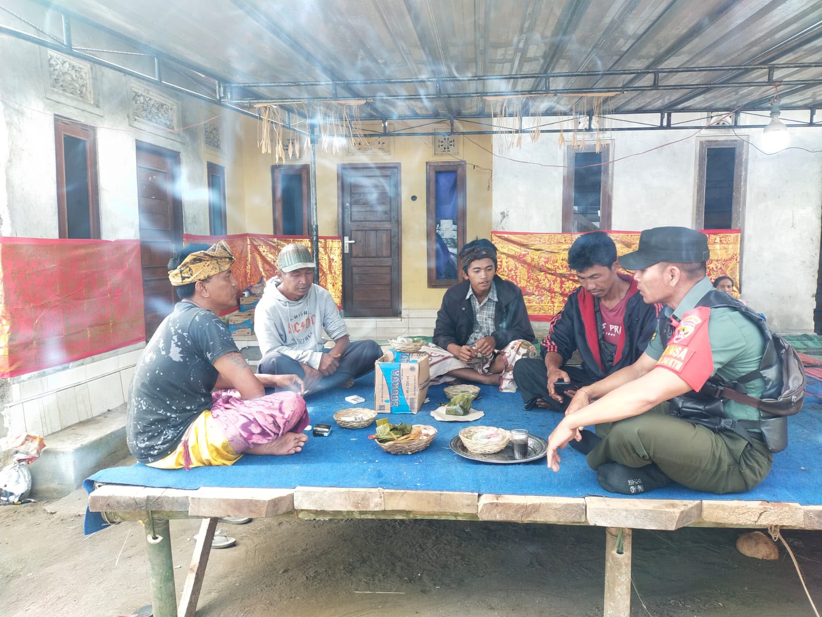 Babinza Kayubihi Gelar Komsos untuk Dekat dengan Warga