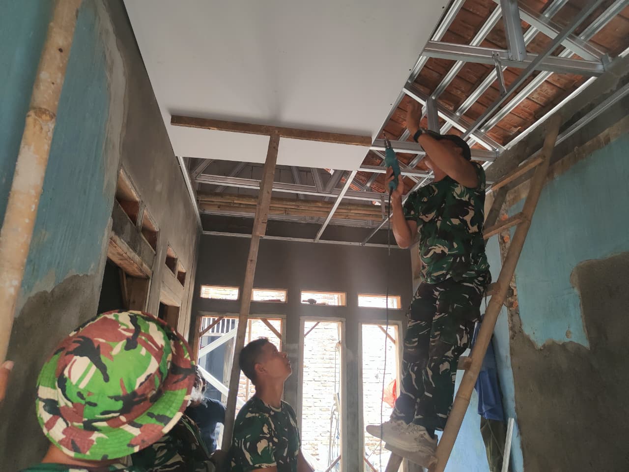 Satgas TMMD ke-130 Berikan Perubahan Positif Melalui Pembangunan RTLH