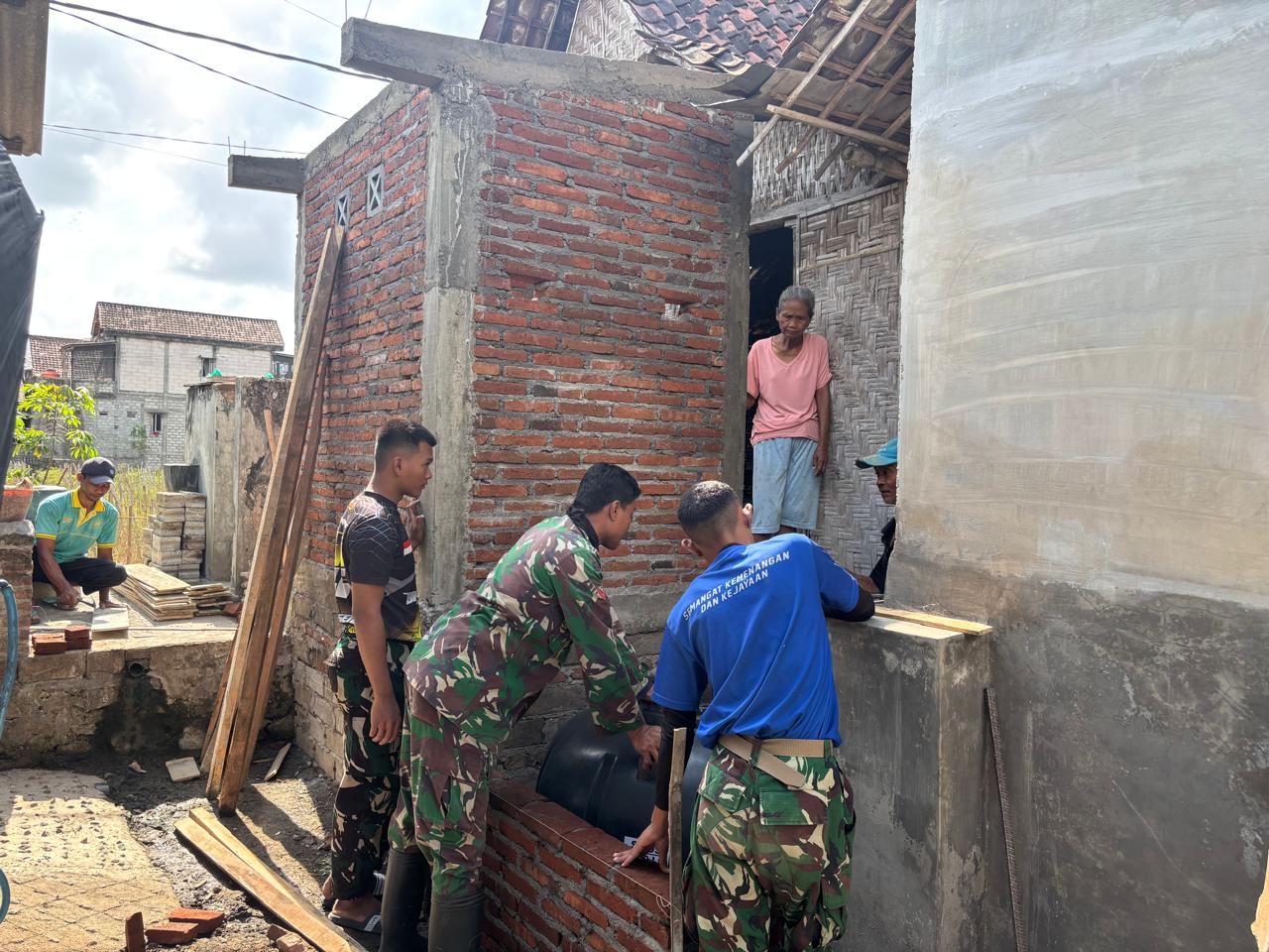 Satgas TMMD Melanjutkan Jambanisasi di Tulungagung