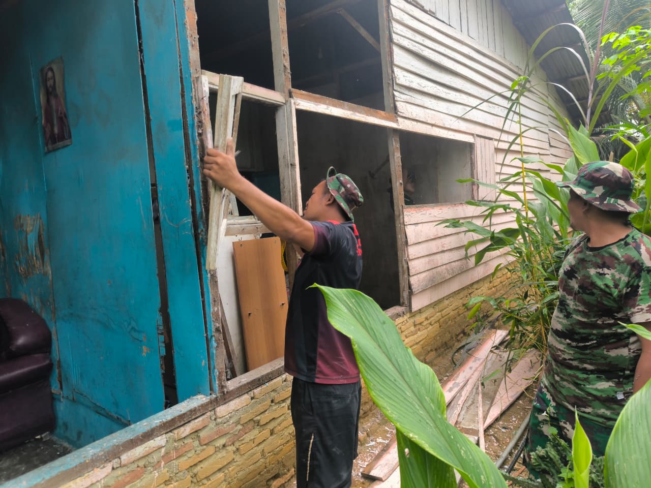 Dari Ketidaklayakan Menuju Kenyamanan: Rumah Ibu Heni Dalam Proyek TMMD