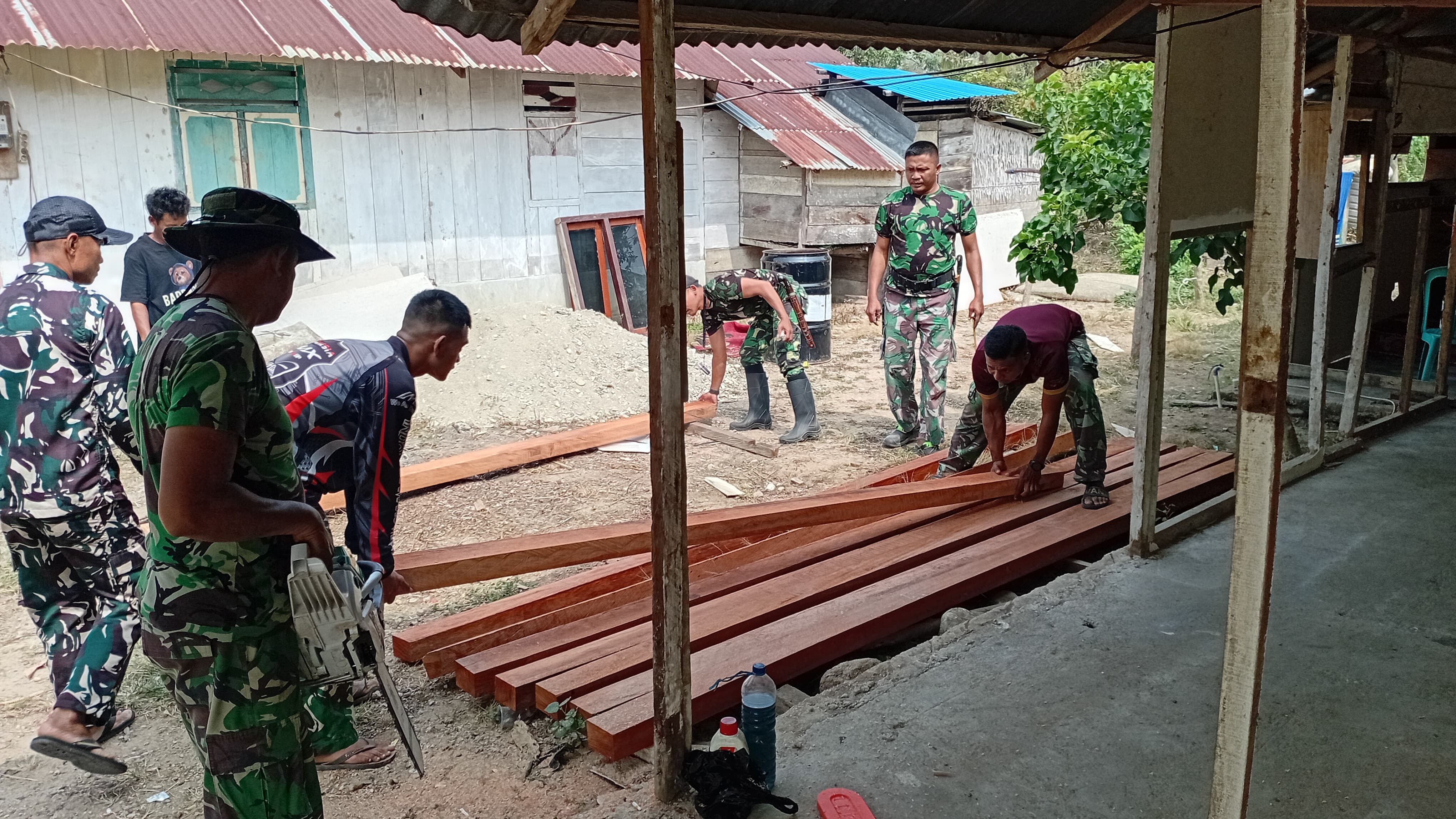 Satgas TMMD Poso Teruskan Persiapan Konstruksi Rumah Arianto Atan di Poso
