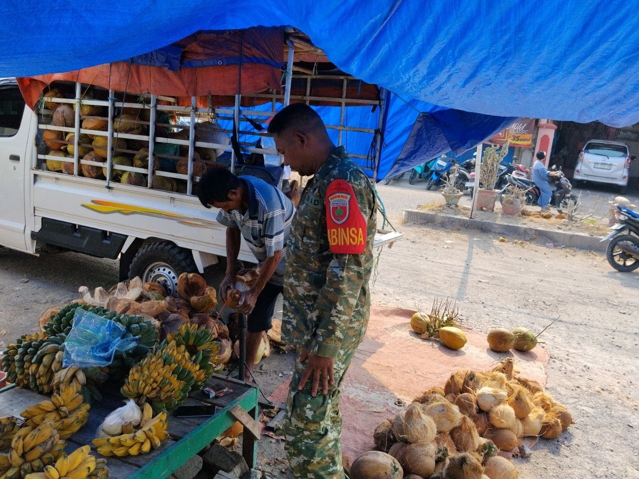 TNI Cek Stabilitas Pasar Tradisional Lawawoi untuk Keberlangsungan Komoditas