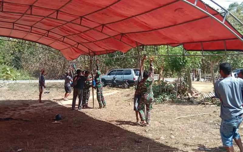 Kegiatan Sosial Satgas TMMD ke-130 TNI, Membangun Hubungan dengan Warga