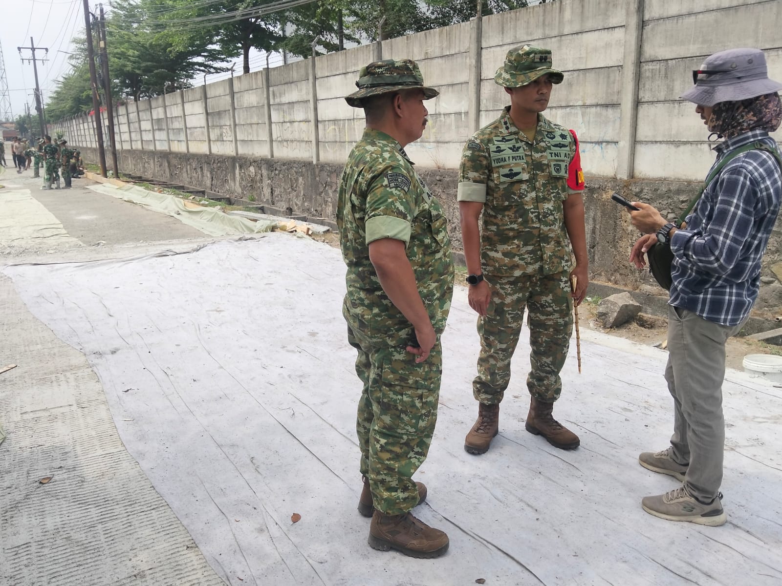 Kekompakan Jadi Kunci, Dansatgas TMMD ke-130 Minta Prajurit Perkuat Gotong Royong dengan Warga