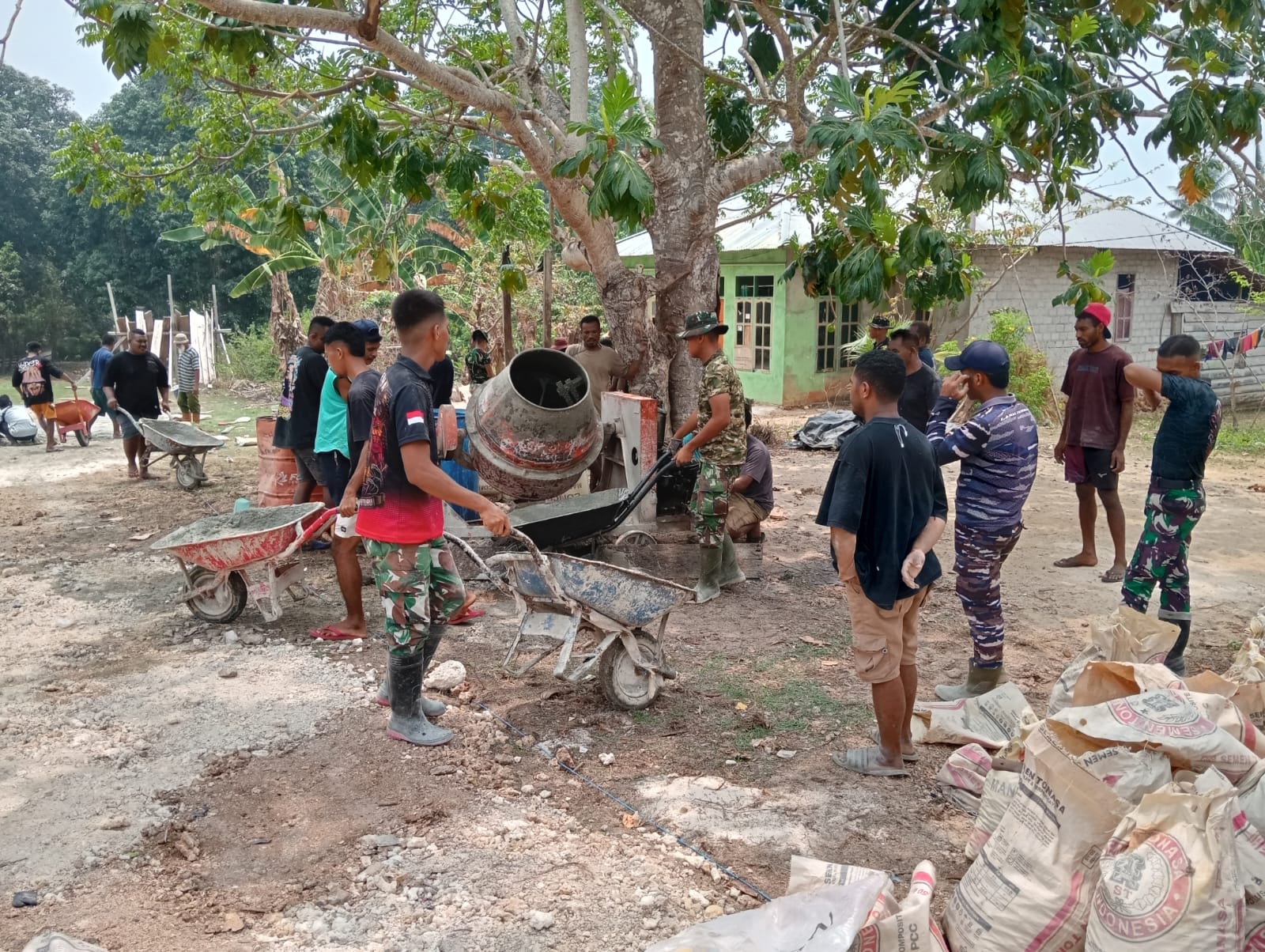 TMMD ke-130: Pengecoran Jalan Beton Dukung Aktivitas Masyarakat Desa Kacepi