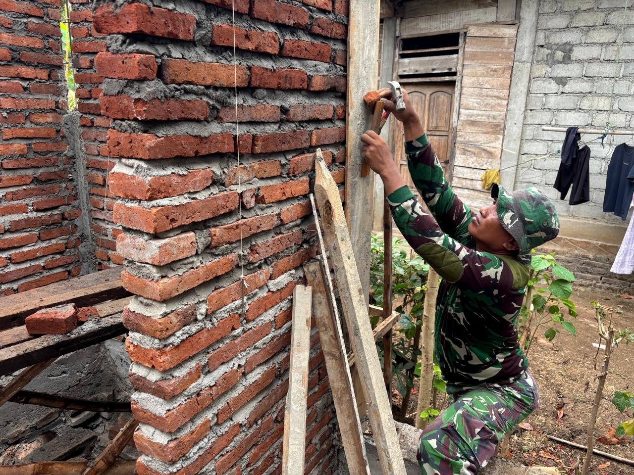 TNI Siapkan Fasilitas Sanitasi Layak untuk Hunian Pak Jaka di Tulungagung