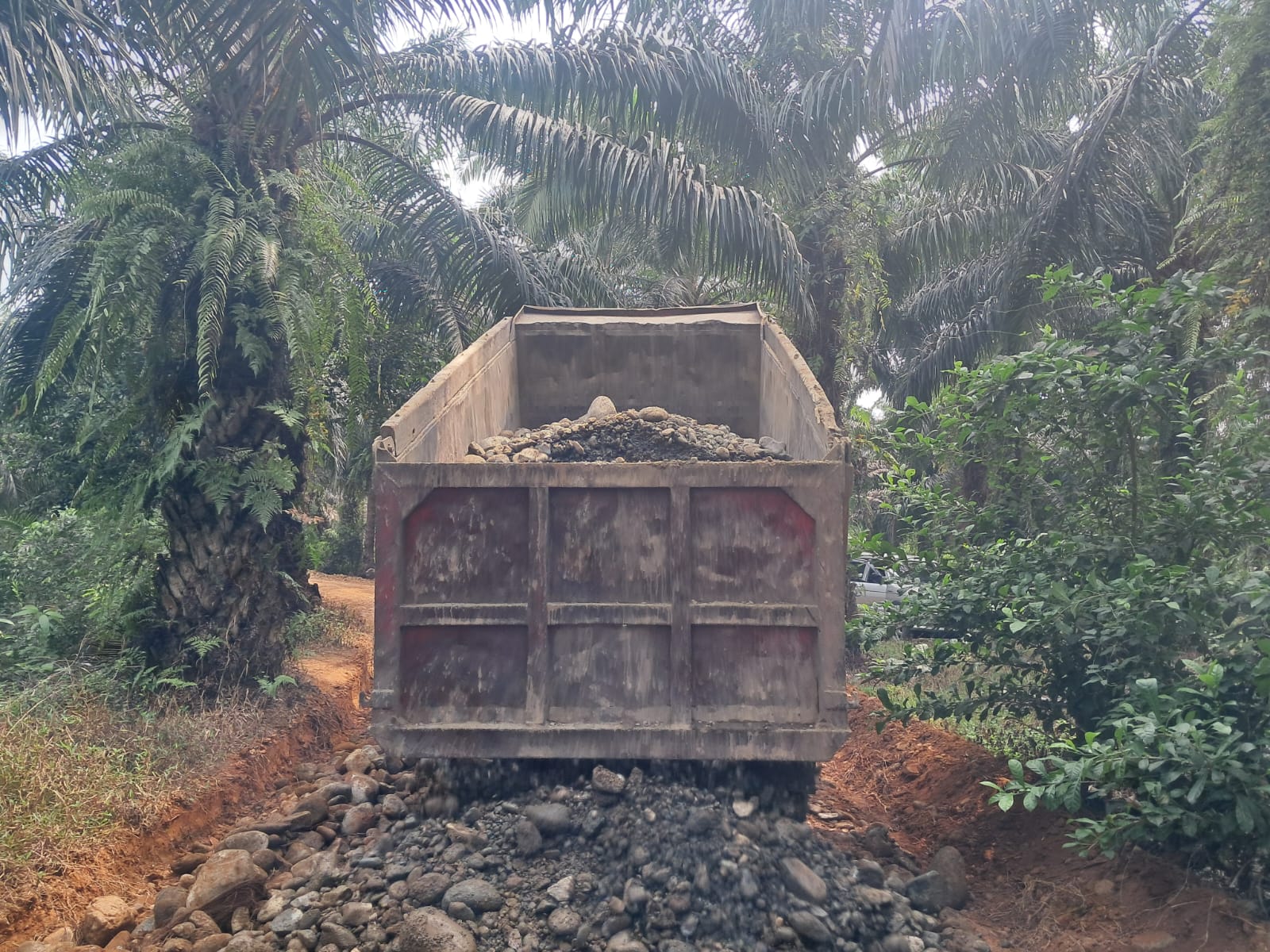 Pentingnya Keselamatan Kerja Saat Cuaca Tidak Stabil Menurut Dansatgas TMMD Kodim 0407/Kota Bengkulu