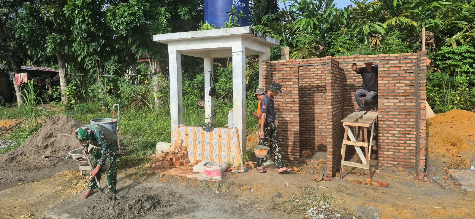 Pembangunan MCK TMMD ke-130 Tingkatkan Kesehatan Masyarakat Aek Batu