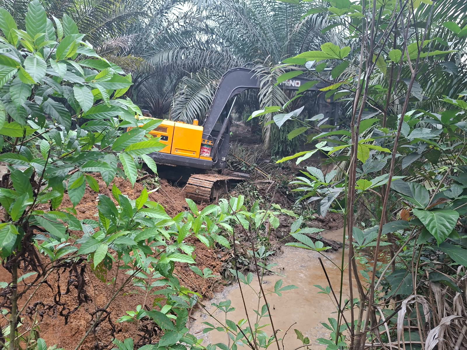 Warga Dusun Merempayang Bersatu dalam Program Normalisasi Sungai TMMD