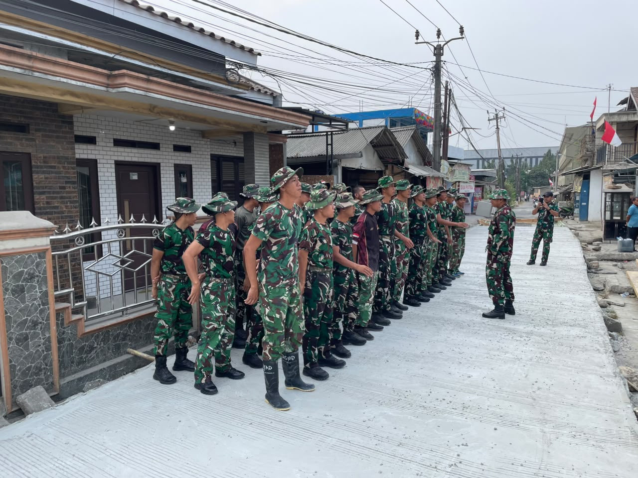 Kekuatan Satgas TMMD ke-130 Ditegaskan Melalui Apel Pagi di Tigaraksa