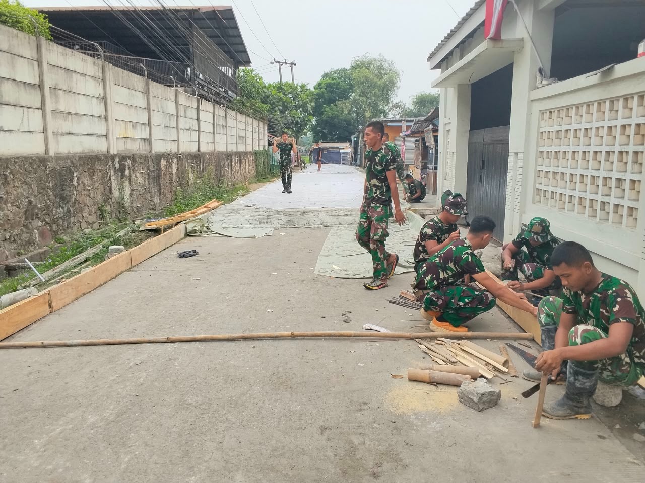 TMMD ke-130: Membangun Jalan Beton untuk Masyarakat