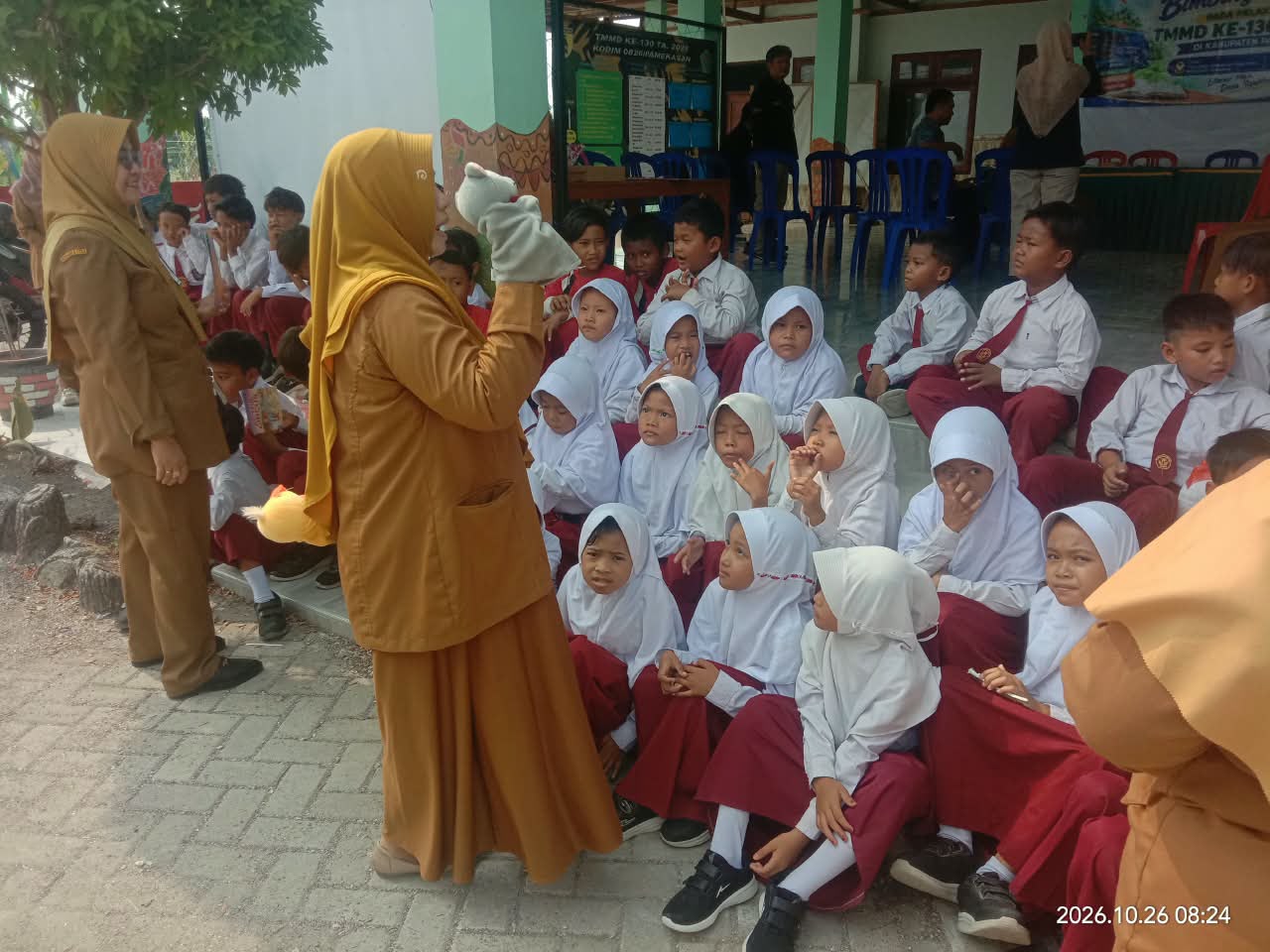 Tak Hanya Bangun Infrastruktur, Satgas TMMD ke-130 Kodim Pamekasan Tanamkan Budaya Literasi di Desa Jarin