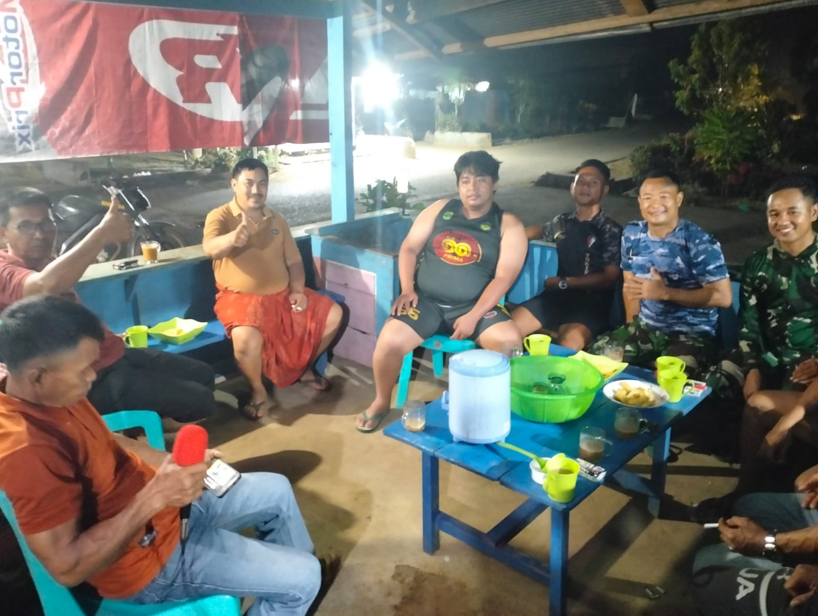 Malam Minggu Tanpa Keramaian, Satgas TMMD 130 Bersama Warga