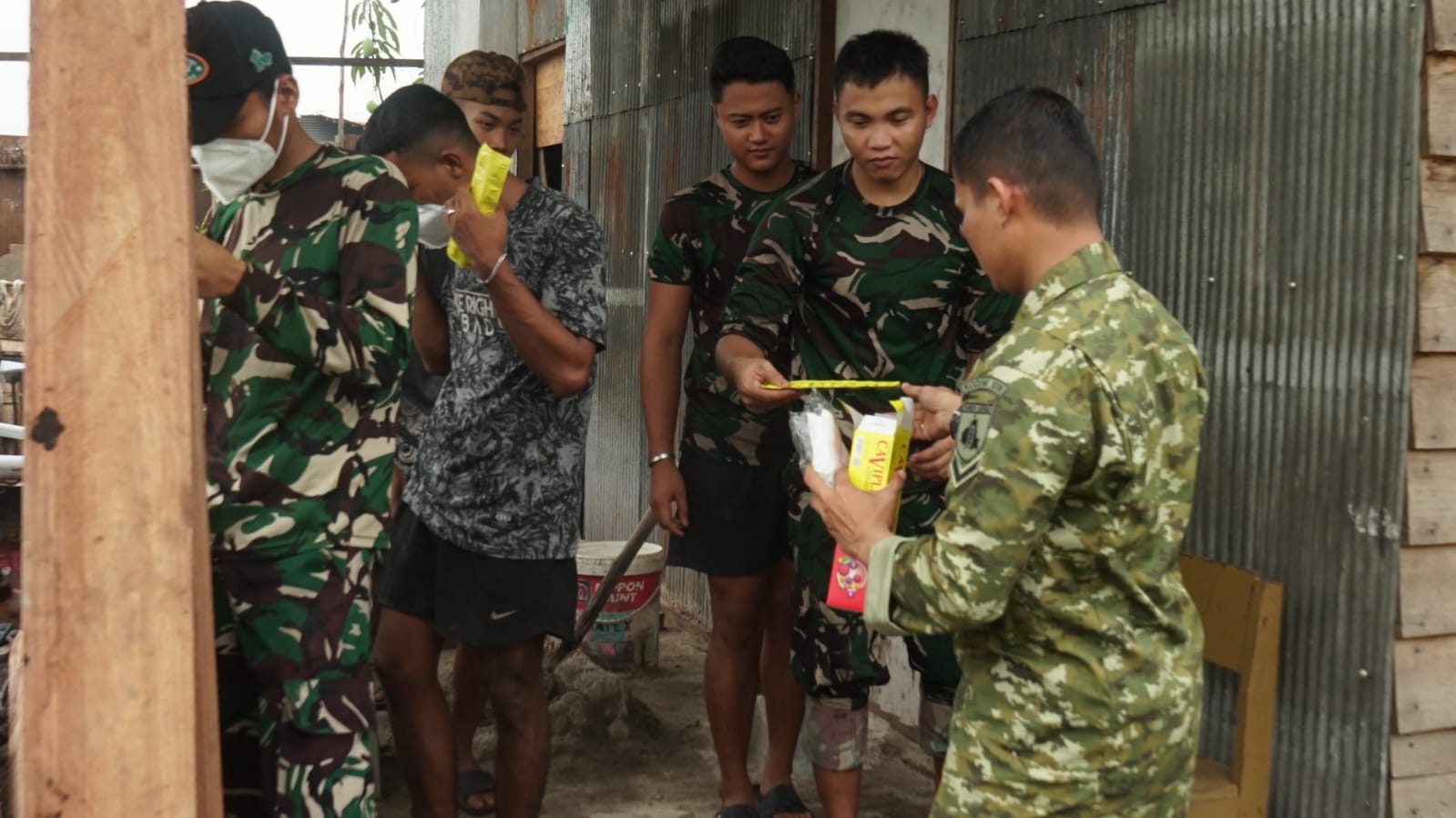 Dukung Stamina Prajurit, Satgas TMMD Terima Bantuan Kesehatan dari Komando Atas