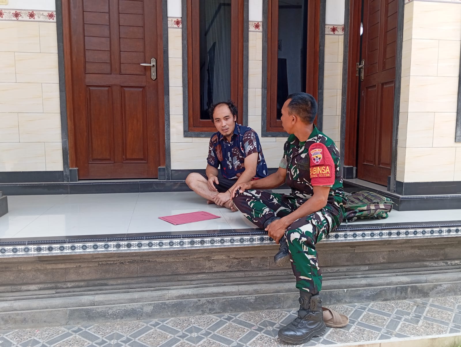 Membangun Hubungan Harmonis antara TNI dan Warga di Desa Yangapi