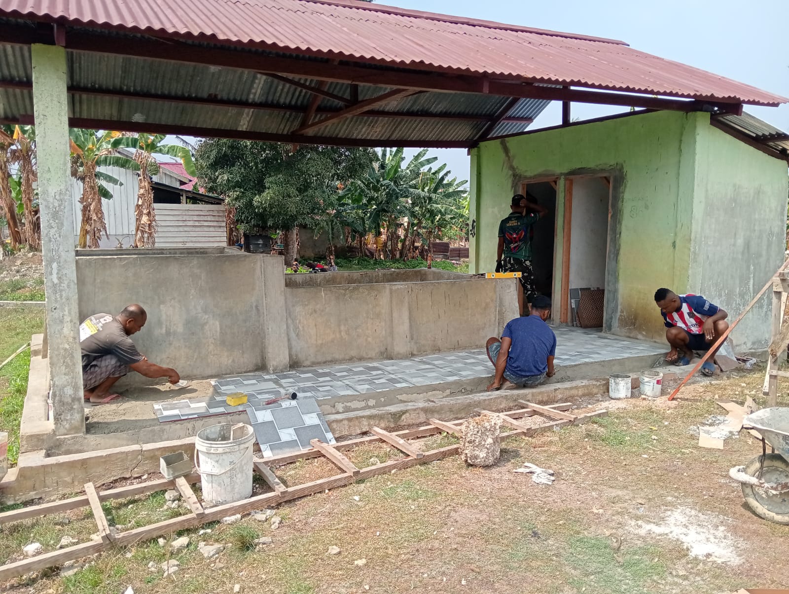 Peningkatan Infrastruktur Sanitasi di Kacepi Melalui Renovasi MCK oleh TNI