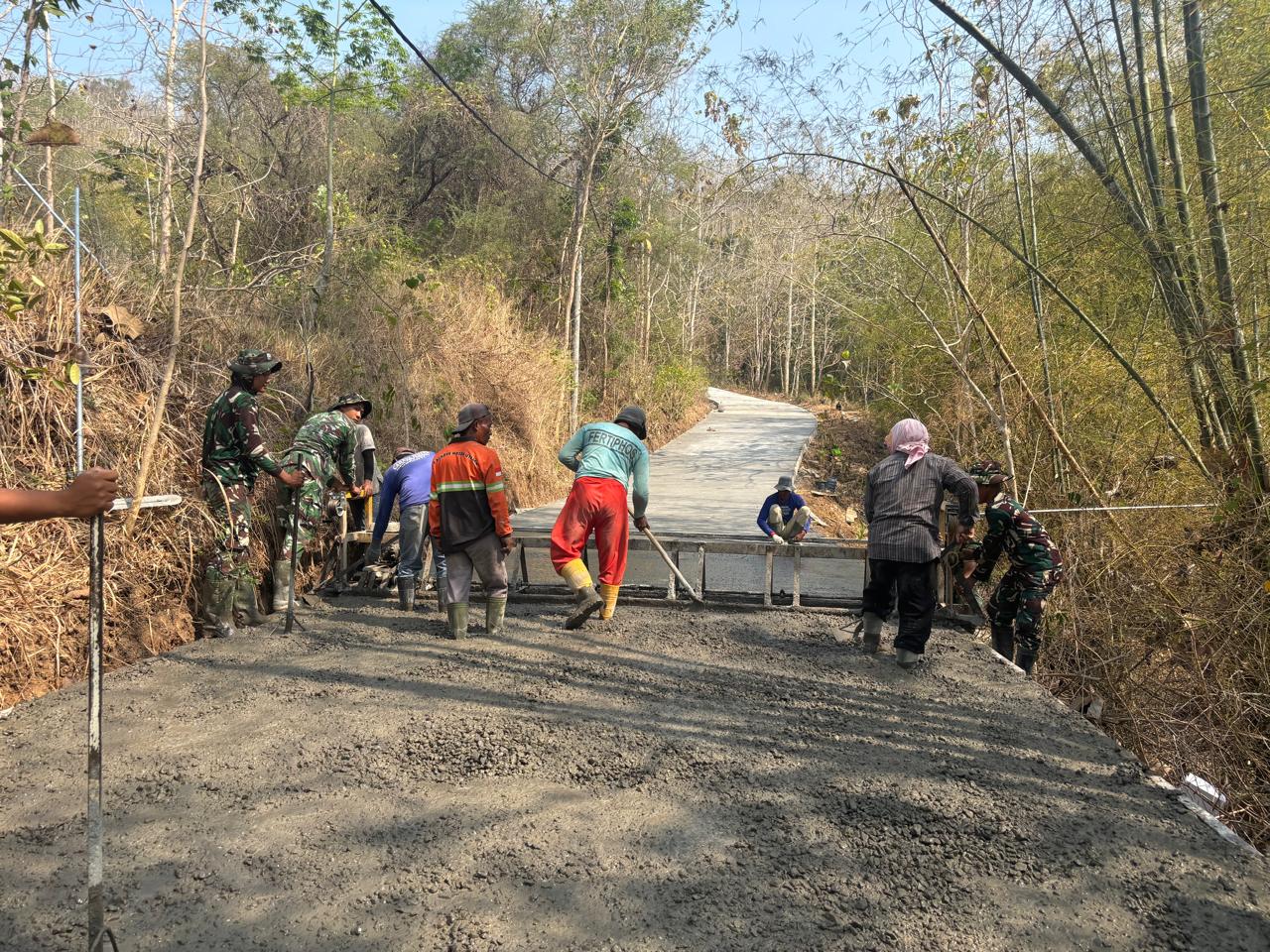 Infrastruktur Jalan Beton Jadi Fokus TMMD ke-130 di Tulungagung