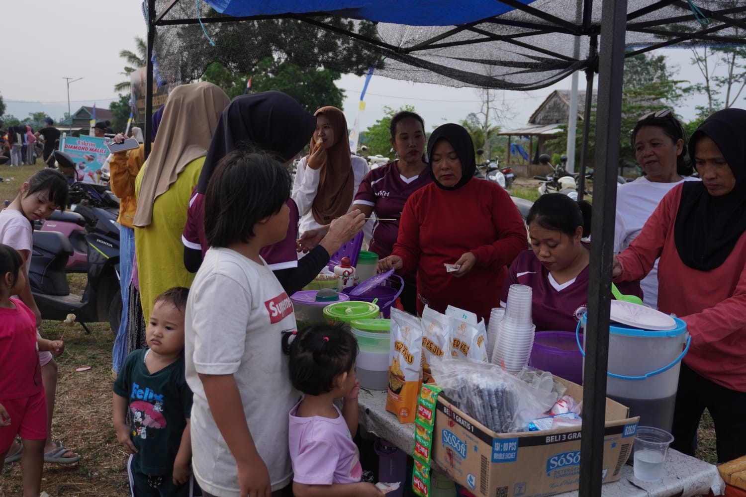 Persatuan Komunitas dan Peningkatan Ekonomi Melalui TMMD Cup di Parumpanai