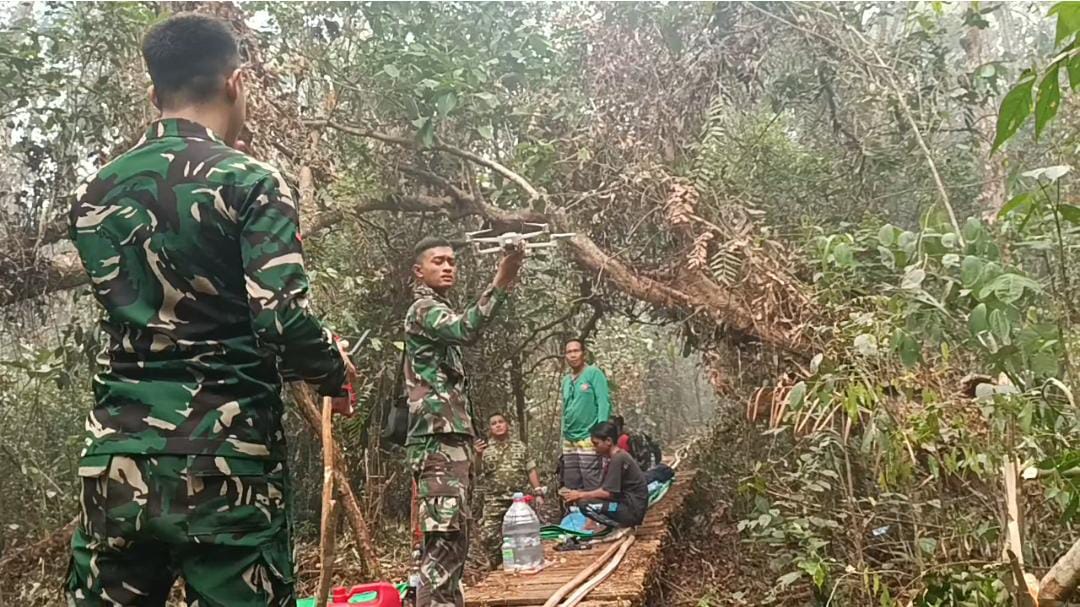 Upaya Kolaborasi TNI dan Relawan Dalam Menanggulangi Karhutla Tanjung Puting