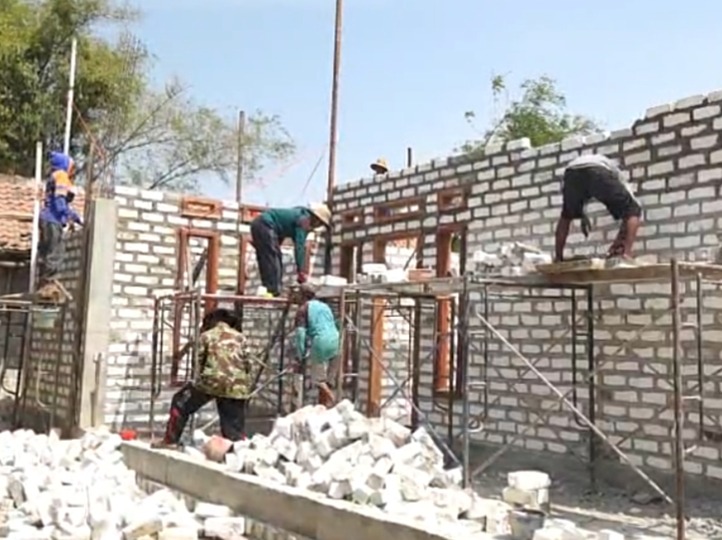 Rumah Bu Si’ah dalam Pelaksanaan TMMD: Progres Hingga 45 Persen