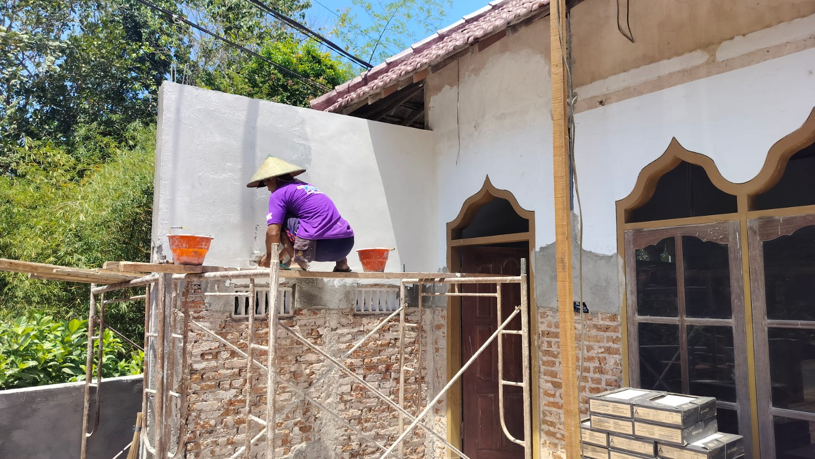 Kamar Mandi Mushola Darurohman Diperbaiki, TMMD Ajak Warga Bergotong Royong