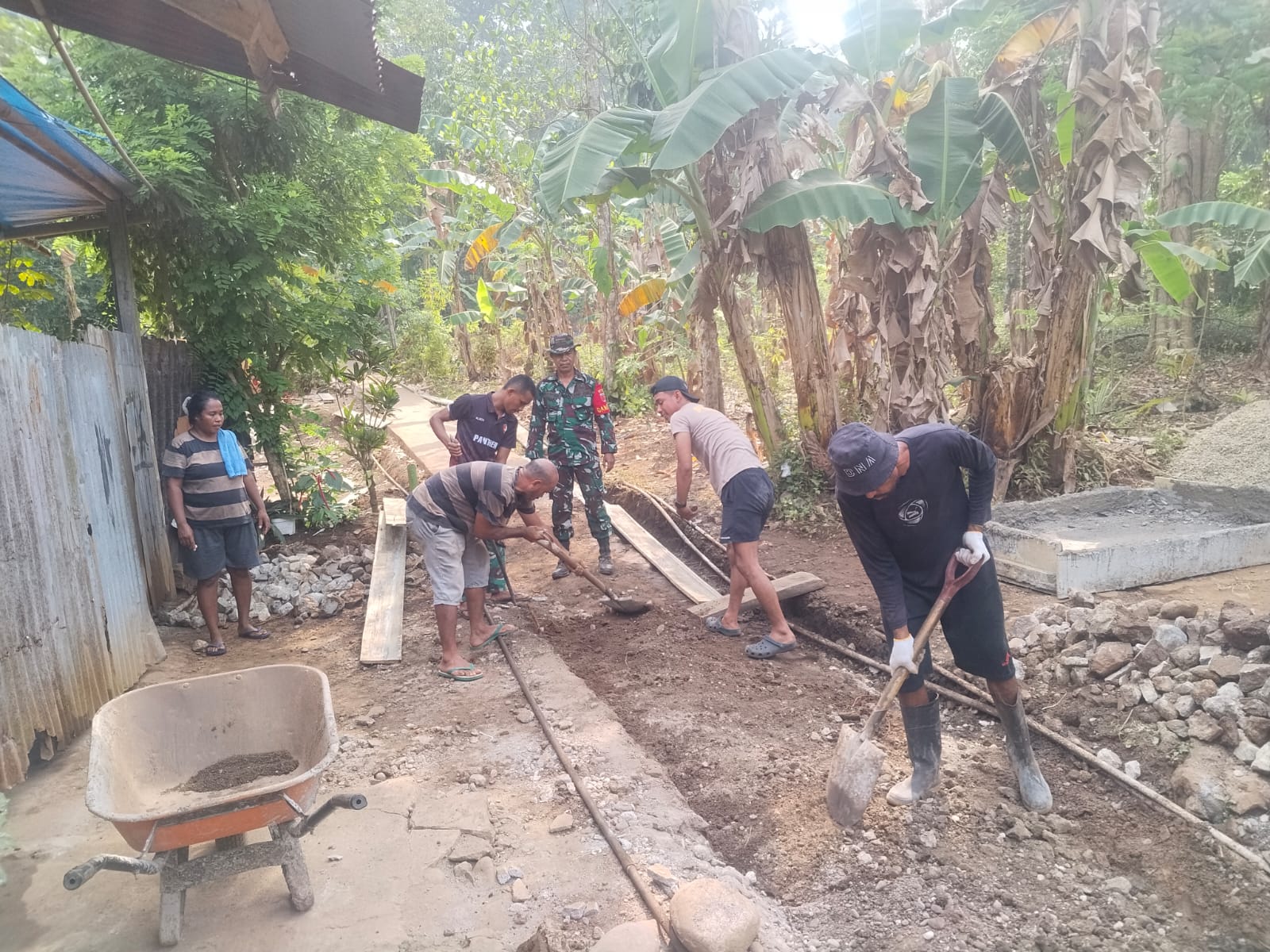 Pembangunan Jembatan dan Jalan Setapak Warnai TMMD ke-130 Kodim 1504/Ambon