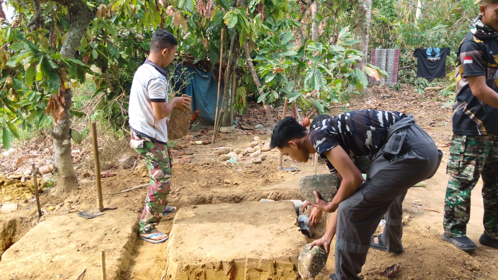Pekerjaan Awal MCK Desa Leboni Dimulai dengan Progres Pondasi yang Positif