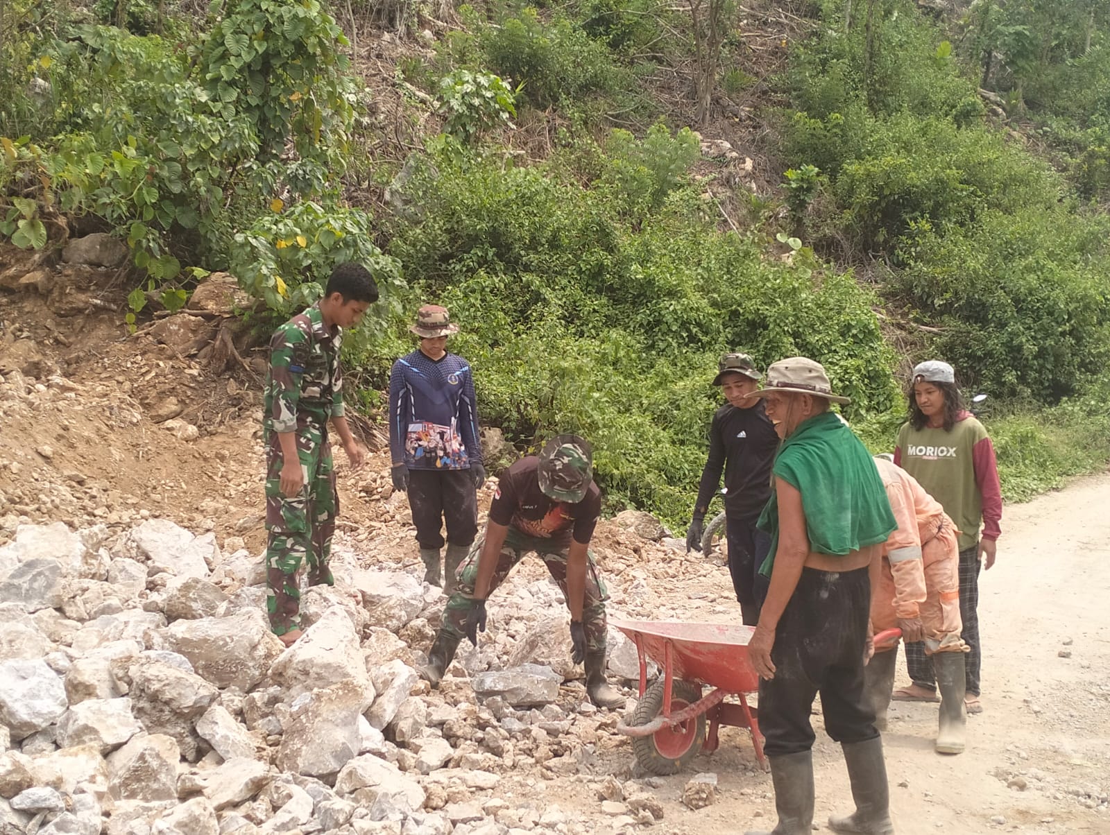 Masyarakat Parumpanai Berkolaborasi dalam Pembangunan Talud TMMD yang Menginspirasi Masyarakat Parumpanai Berkolaborasi dalam Pembangunan Talud TMMD yang Menginspirasi