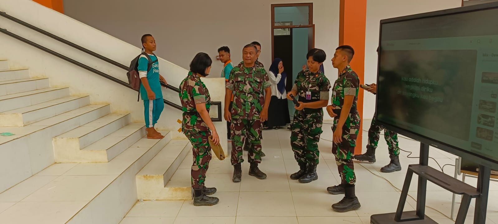 Kadet Universitas Pertahanan Gelar Persiapan Open House untuk Masyarakat di Gunung Mas