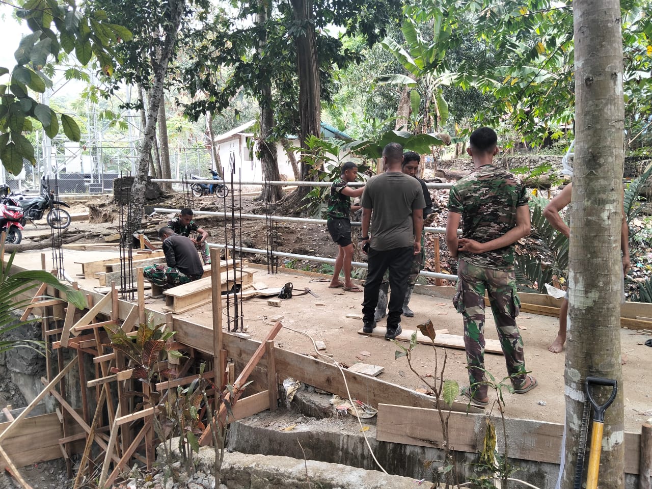 Satgas TMMD ke-130 Kodim 1504/Ambon Tingkatkan Kualitas Pembangunan Jembatan